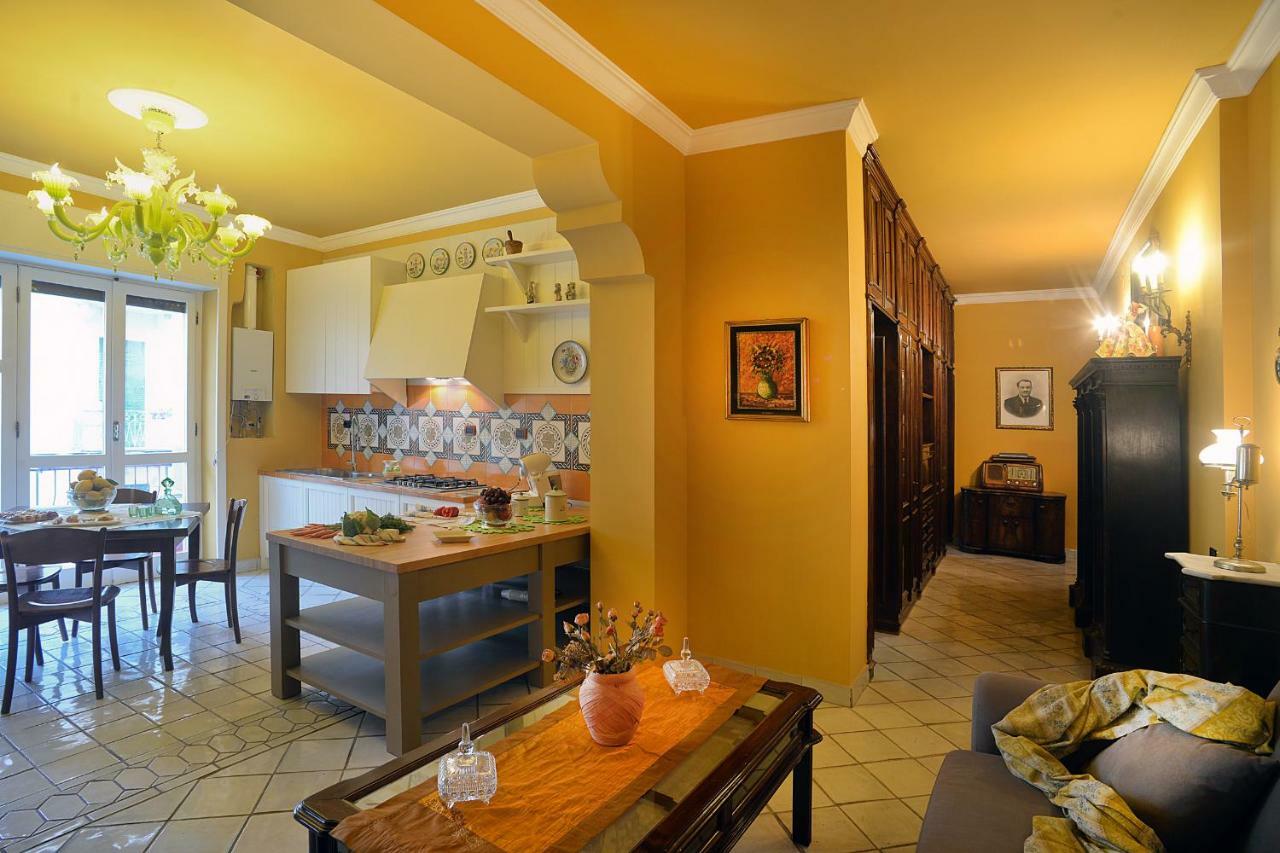 Donna Filomena Casa Vacanza Di Charme Salerno Exterior foto